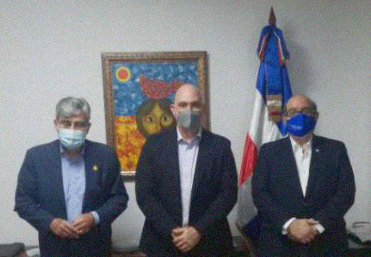 Adolfo Cazorla (UPM), Pável Ernesto Isa (MEPyD) y Paulo Herrera (PUCMM) Adolfo Cazorla (UPM), Pável Ernesto Isa (MEPyD) y Paulo Herrera (PUCMM)