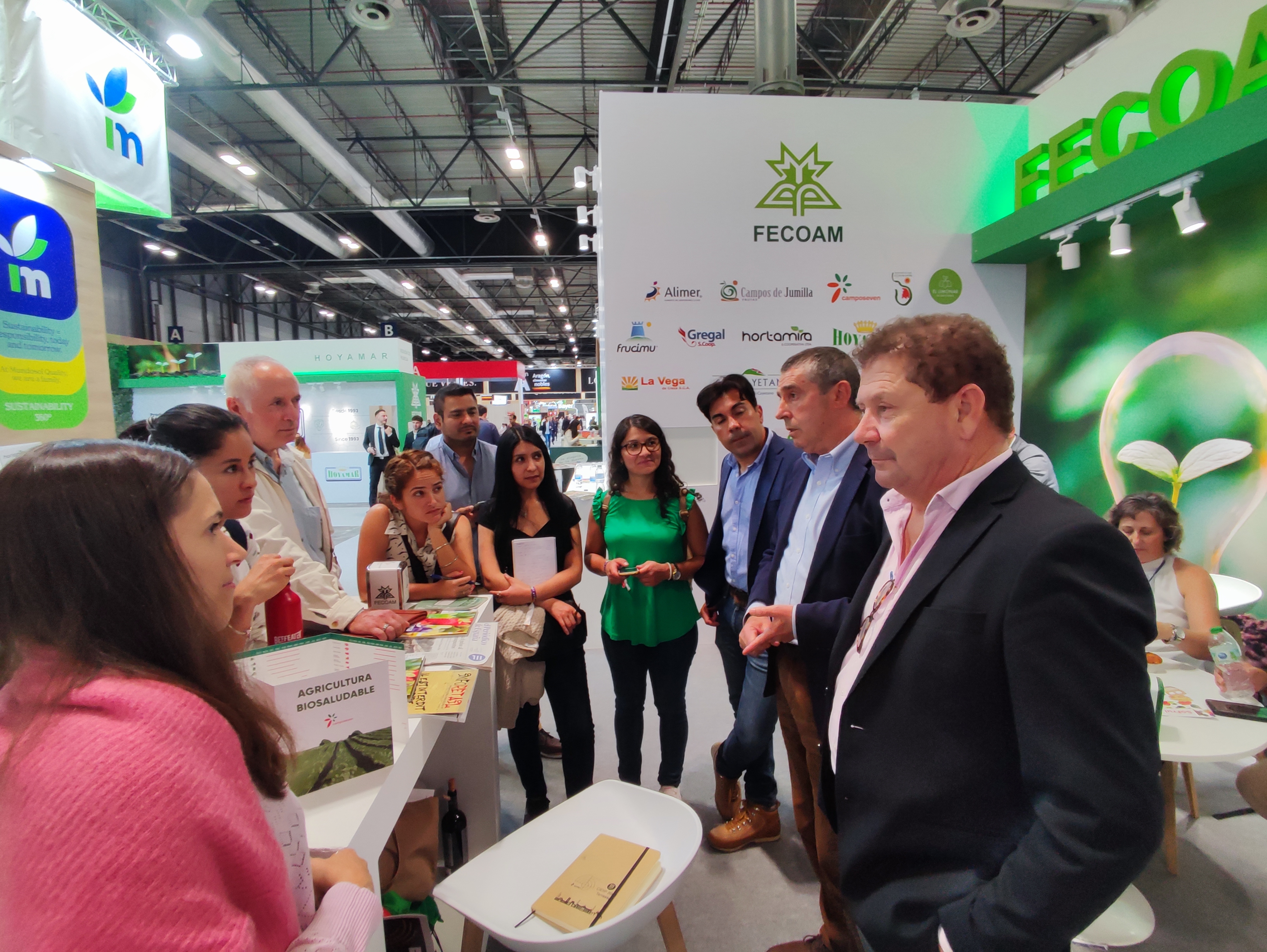 Presidente y Director de Camposeven con alumnos del Máster y del programa de Doctorado Presidente y Director de Camposeven con alumnos del Máster y del programa de Doctorado