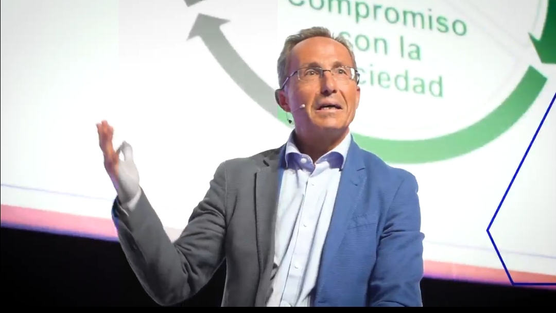 El Dr. Ignacio de los Ríos en la plenaria El Dr. Ignacio de los Ríos en la plenaria