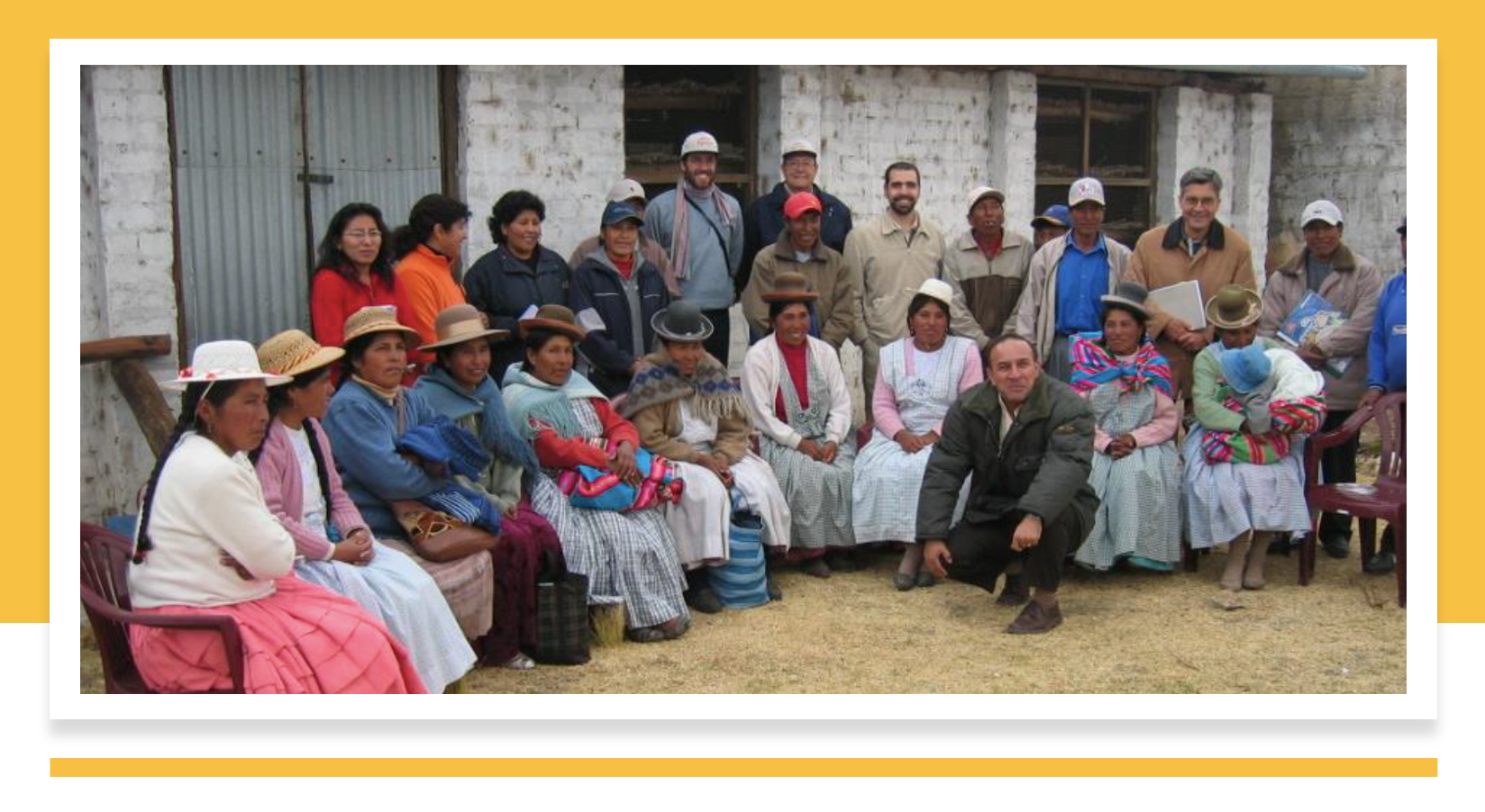 Primera reunión con la Comunidad Aymara en Illave, 2007 junto con el Dr. Adolfo Cazorla, Director del Proyecto, el Dr. Jorge Jordana y otros miembros del equipo Primera reunión con la Comunidad Aymara en Illave, 2007 junto con el Dr. Adolfo Cazorla, Director del Proyecto, el Dr. Jorge Jordana y otros miembros del equipo
