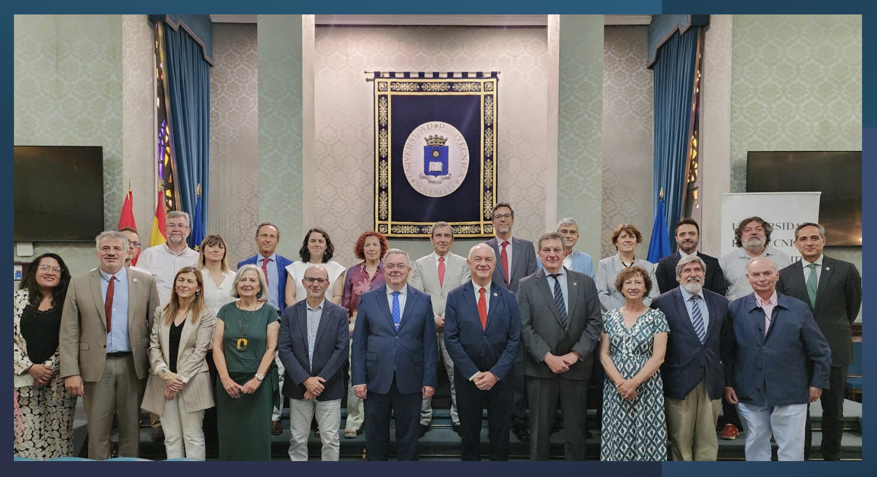 El Dr. Cazorla presentando una síntesis de los trabajos realizados desde 2016 y que se encuentran publicados en la www.principiosiaruniversidad.com El Dr. Cazorla presentando una síntesis de los trabajos realizados desde 2016 y que se encuentran publicados en la www.principiosiaruniversidad.com